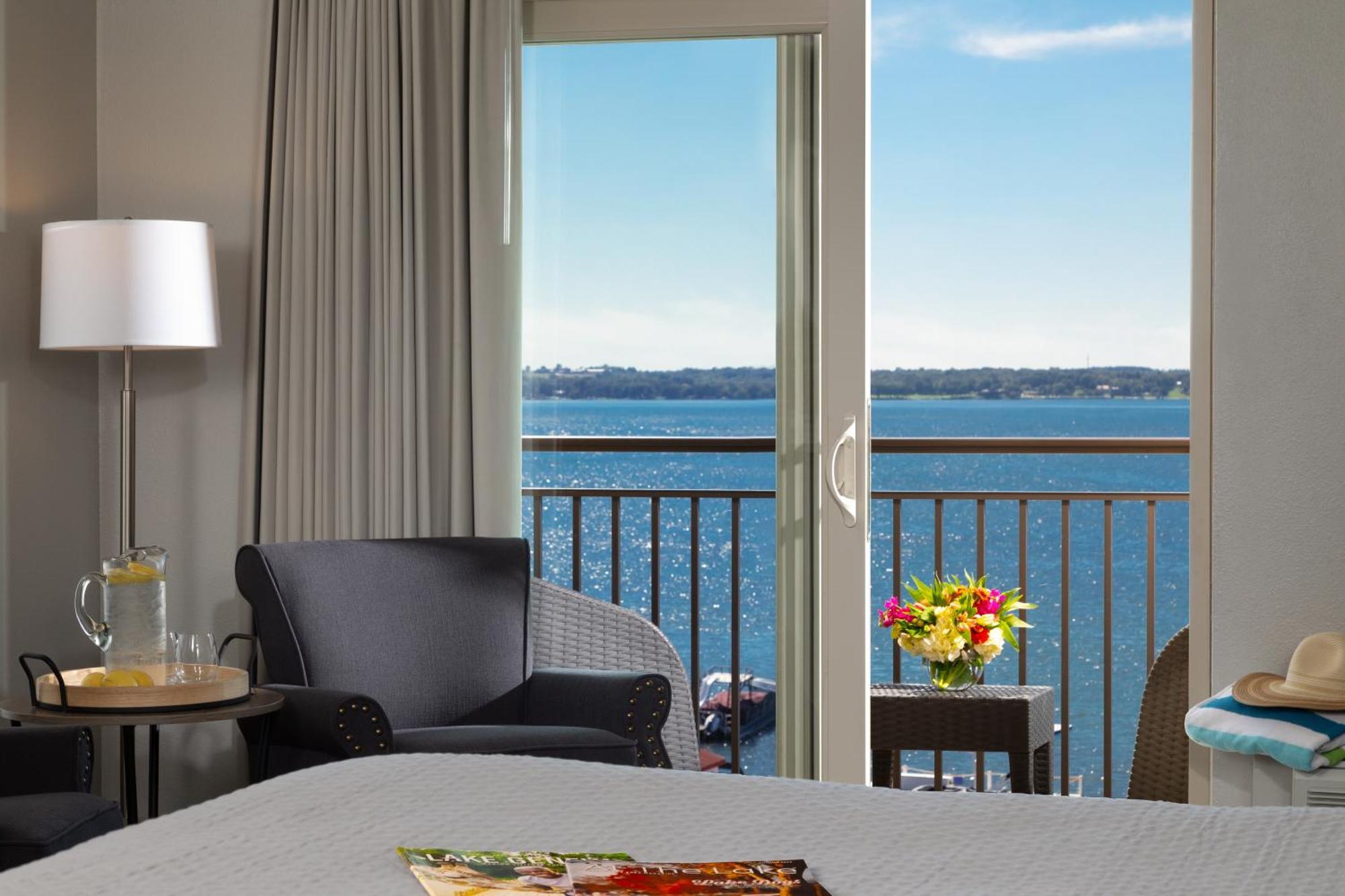 Harbor Shores on Lake Geneva Rom bilde